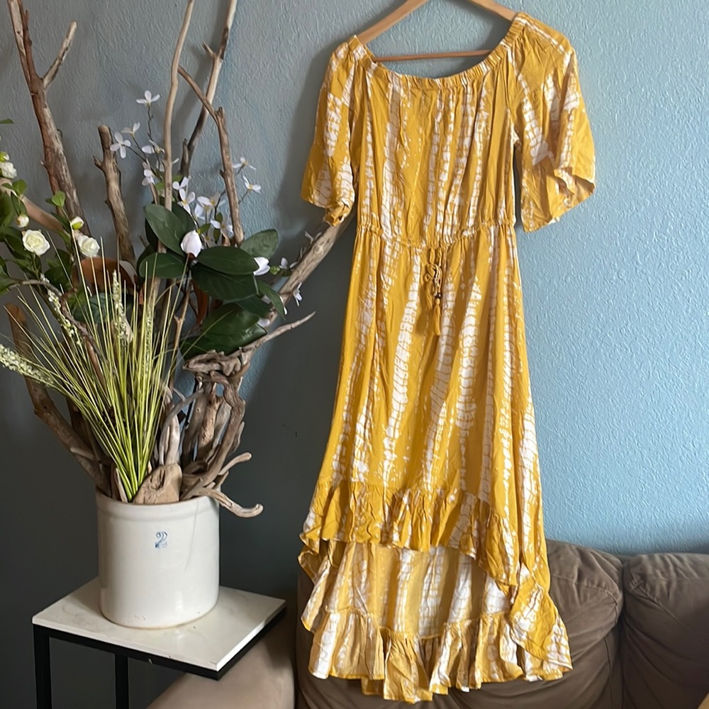 Bohemian high low off shoulder yellow/white print size small/medium
